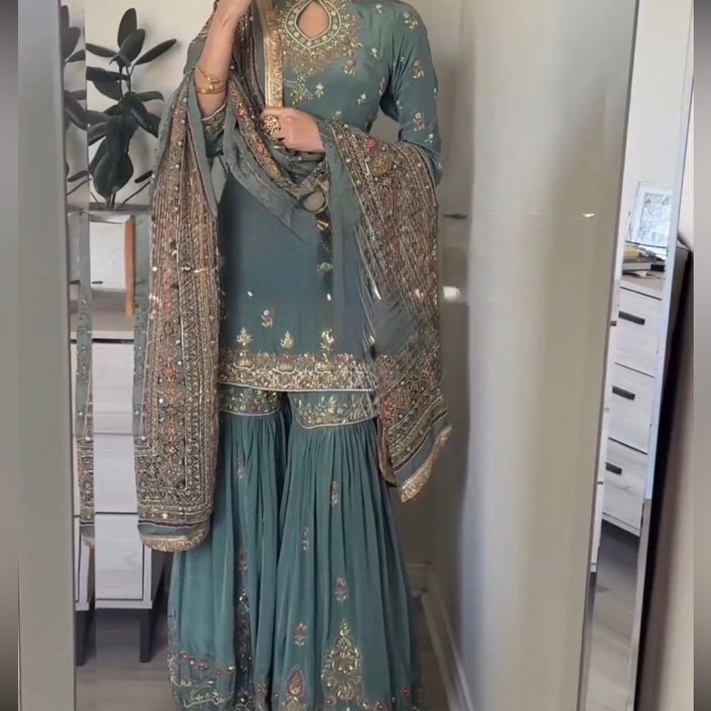 🌹PAKISTANI FANCY GHARARA SUIT THREE PIECE SHALWAR KAMEEZ DRESS🌹